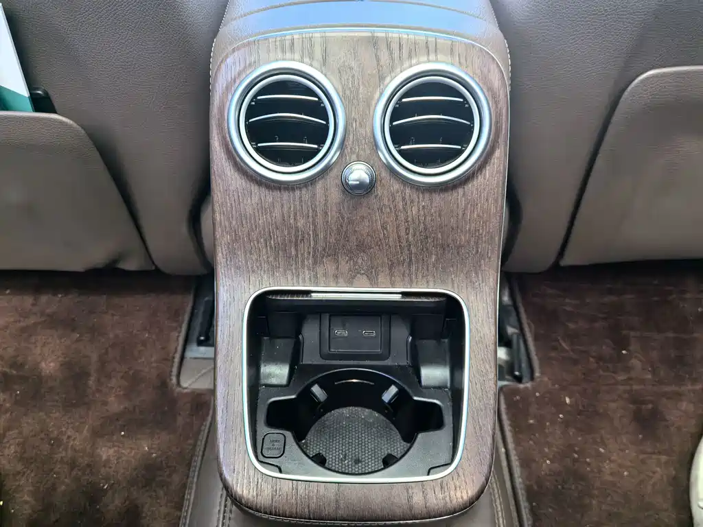 Mercedes-Benz E-Class 2023 — фото 19