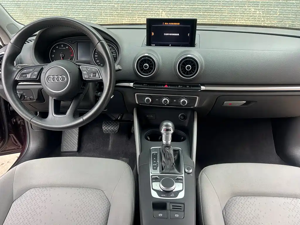 Audi A3 2017 — фото 16