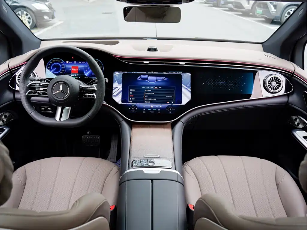 Mercedes-Benz EQE SUV 2026 — фото 15