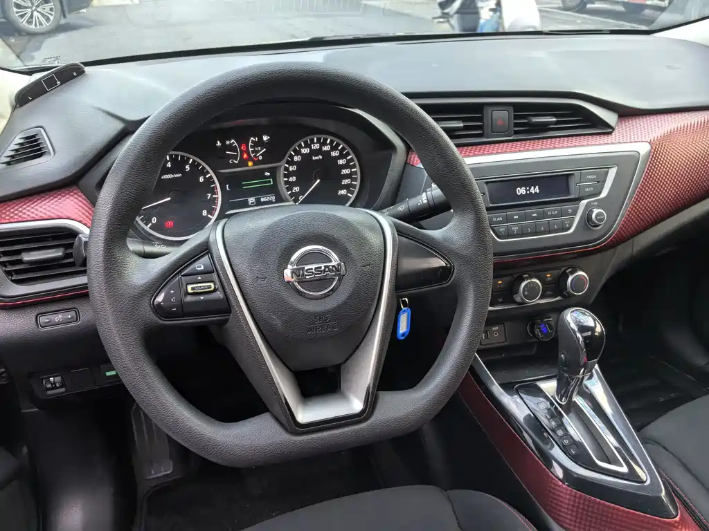 Nissan Bluebird 2016 — фото 16