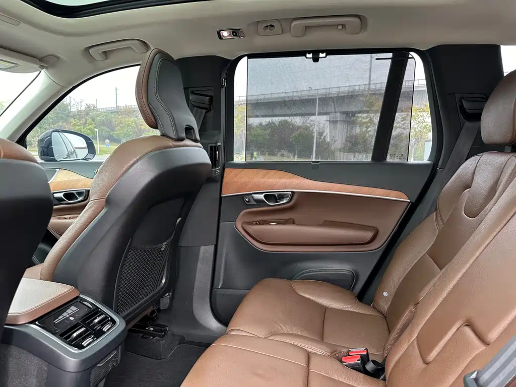 Volvo XC90 2019 — фото 25