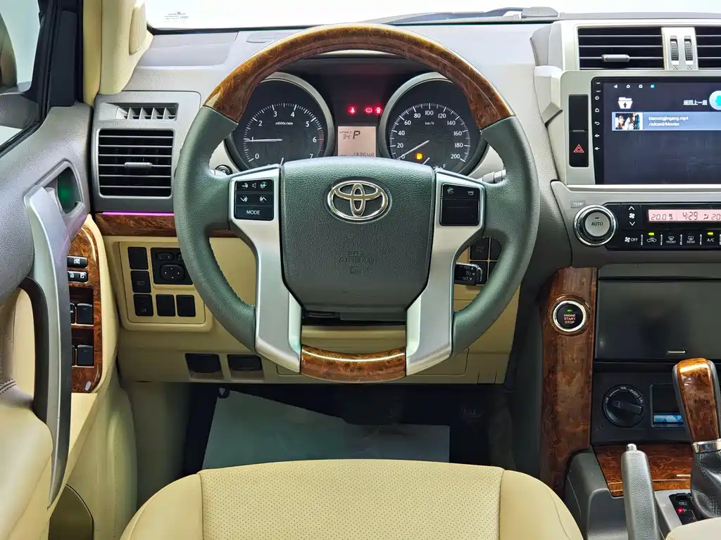 Toyota Prado 2014 — фото 8