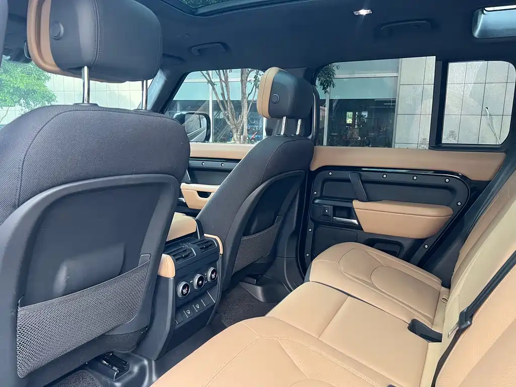 Land Rover Defender 2025 — фото 14