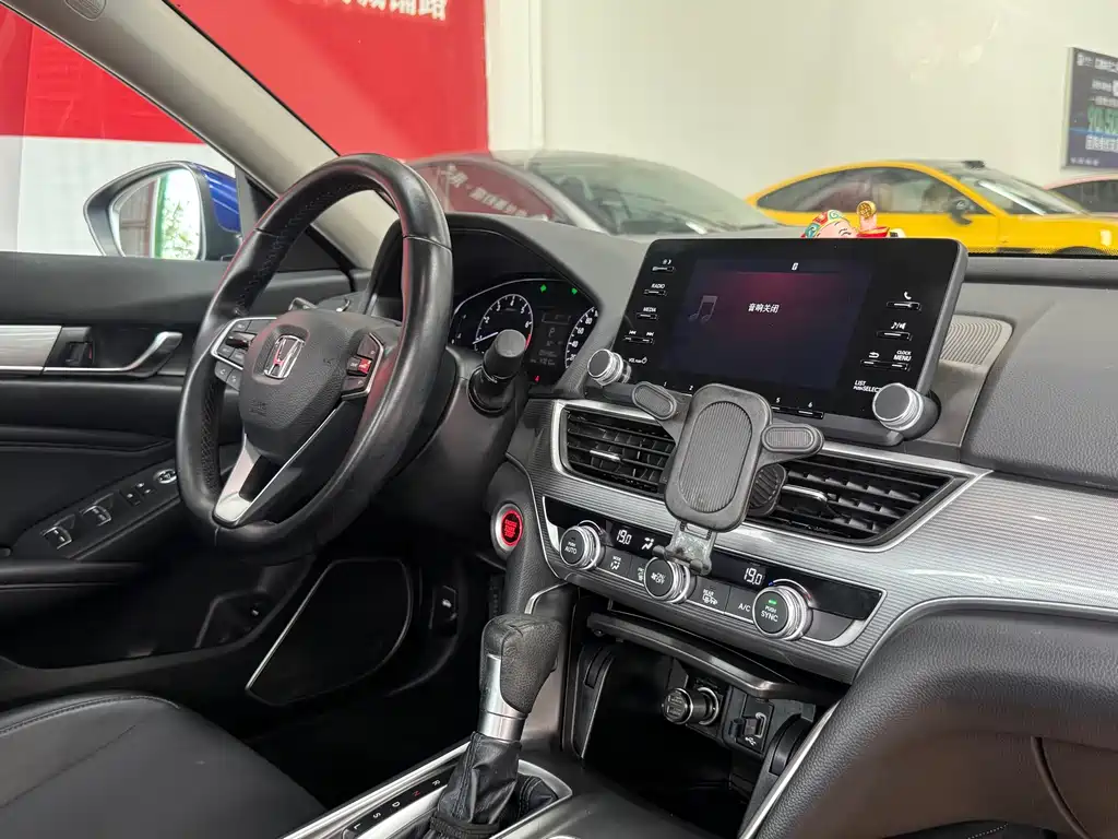 Honda Accord 2021 — фото 12