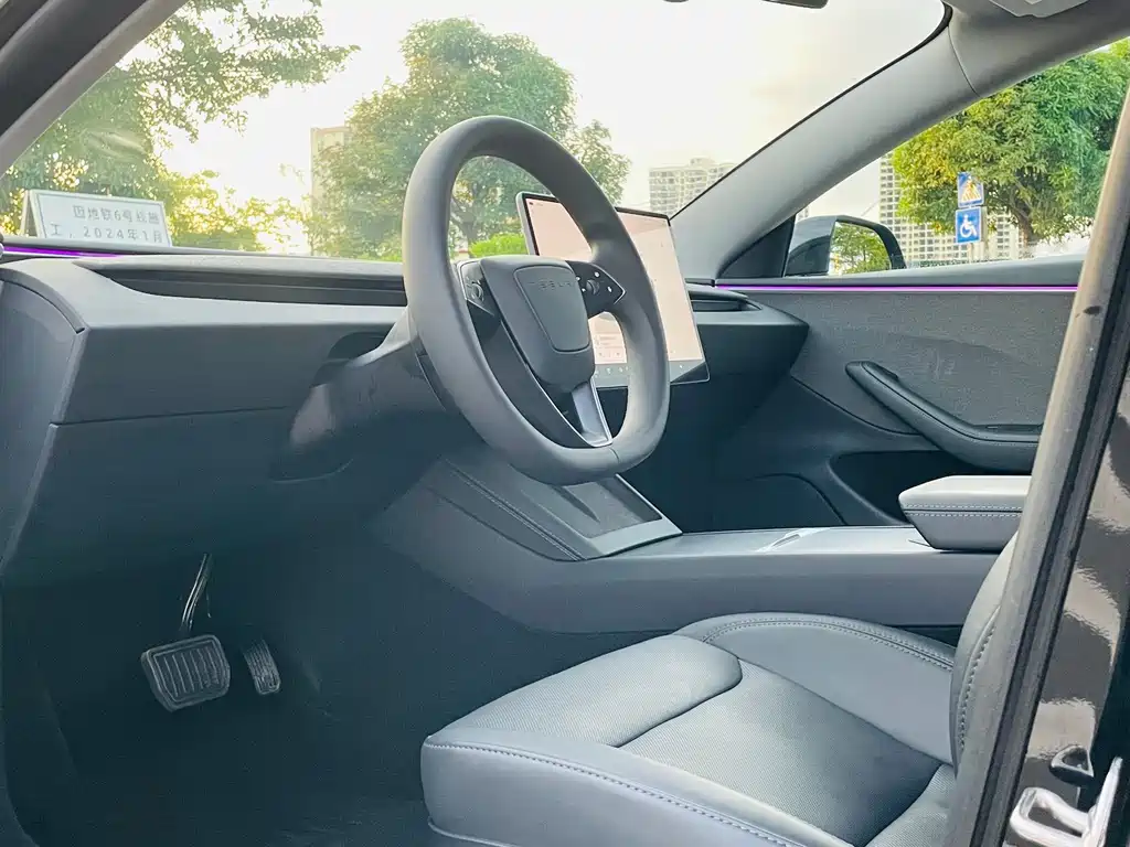 Tesla Model 3 2023 — фото 16