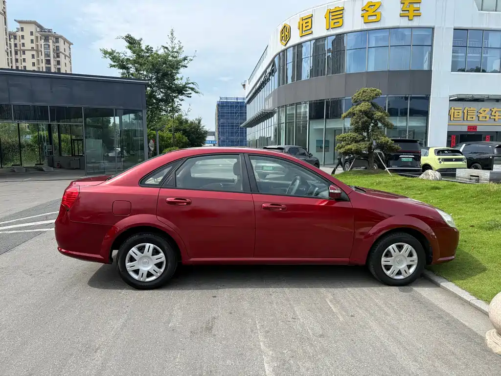 Buick Excelle 2013 — фото 10