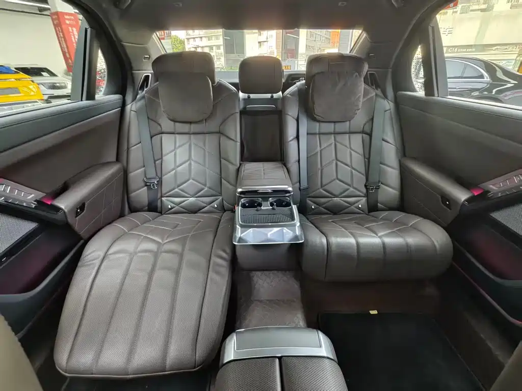 BMW 7 Series 2023 — фото 11