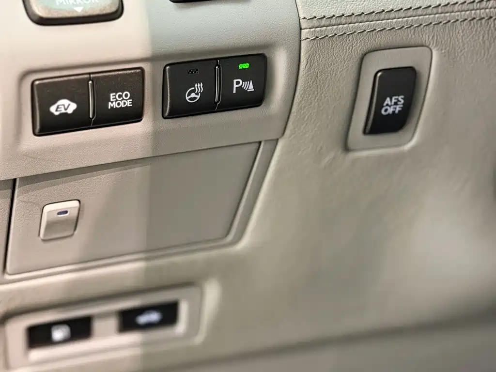 Lexus LS 2014 — фото 15