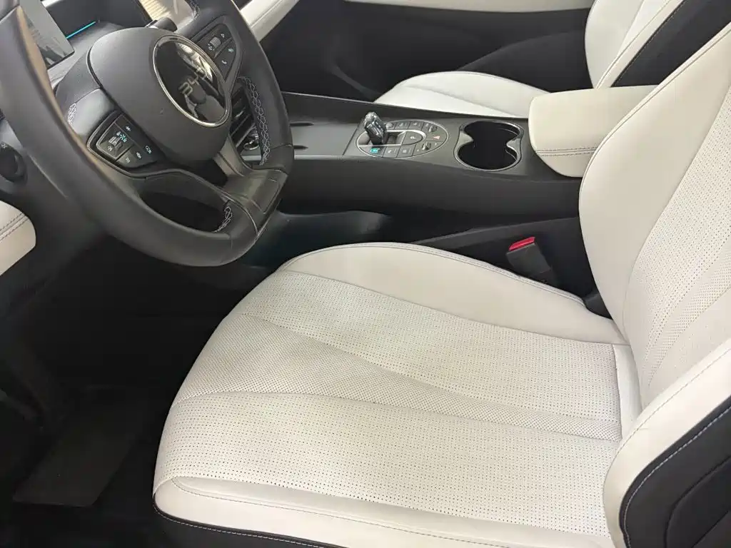 BYD Seal 05 DM-i 2025 — фото 8