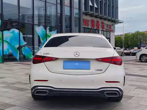 Mercedes-Benz C-Class 2024