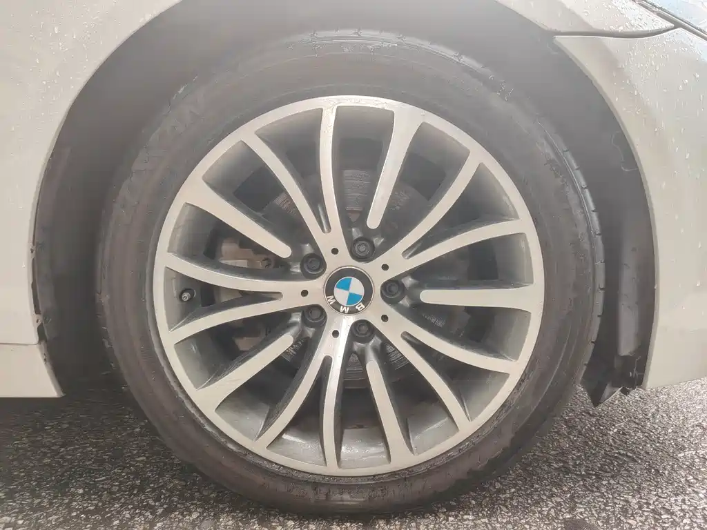 BMW 5 Series 2015 — фото 29