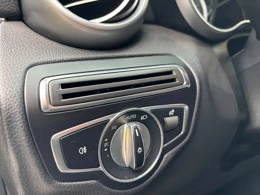Mercedes-Benz GLC 2019 — фото 18