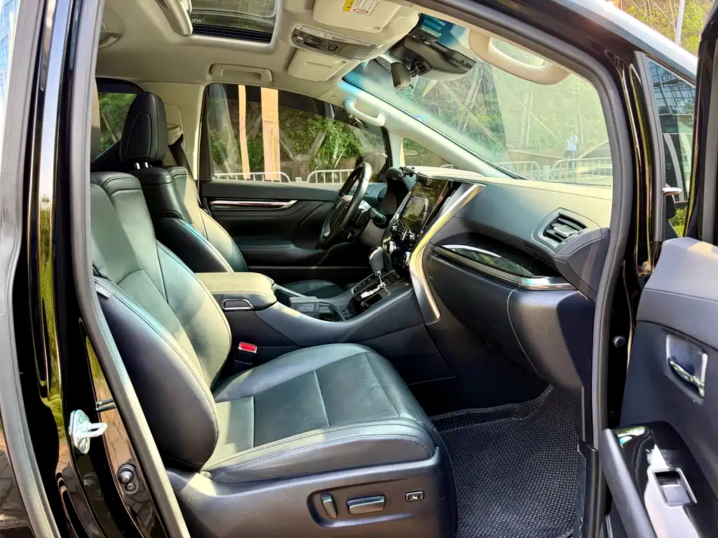 Toyota Vellfire 2022 — фото 12