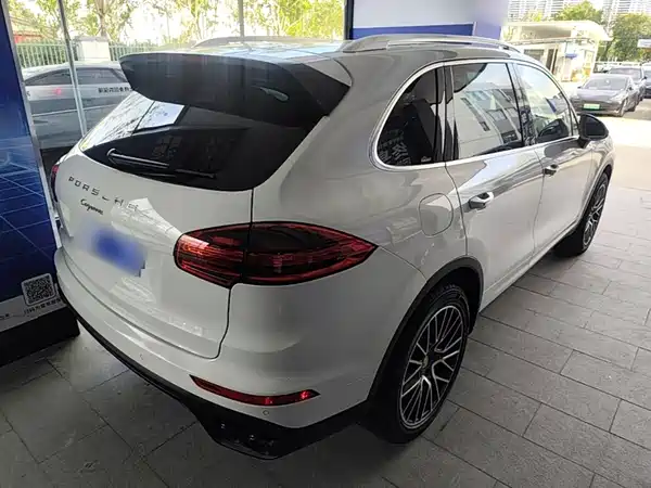 Porsche Cayenne 2016