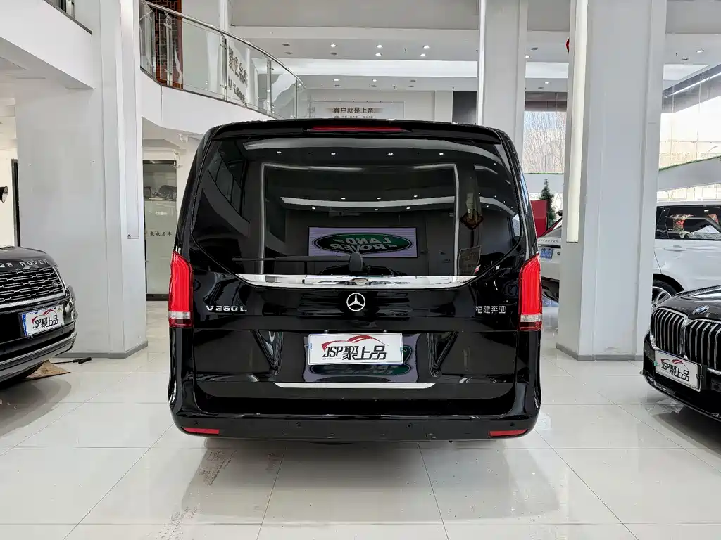 Mercedes-Benz V-Class 2023 — фото 15