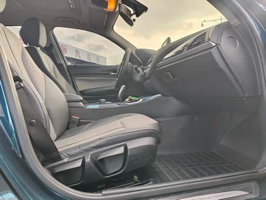 BMW 1 Series 2015 — фото 11