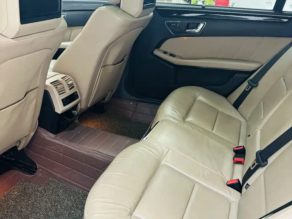 Mercedes-Benz E-Class 2011