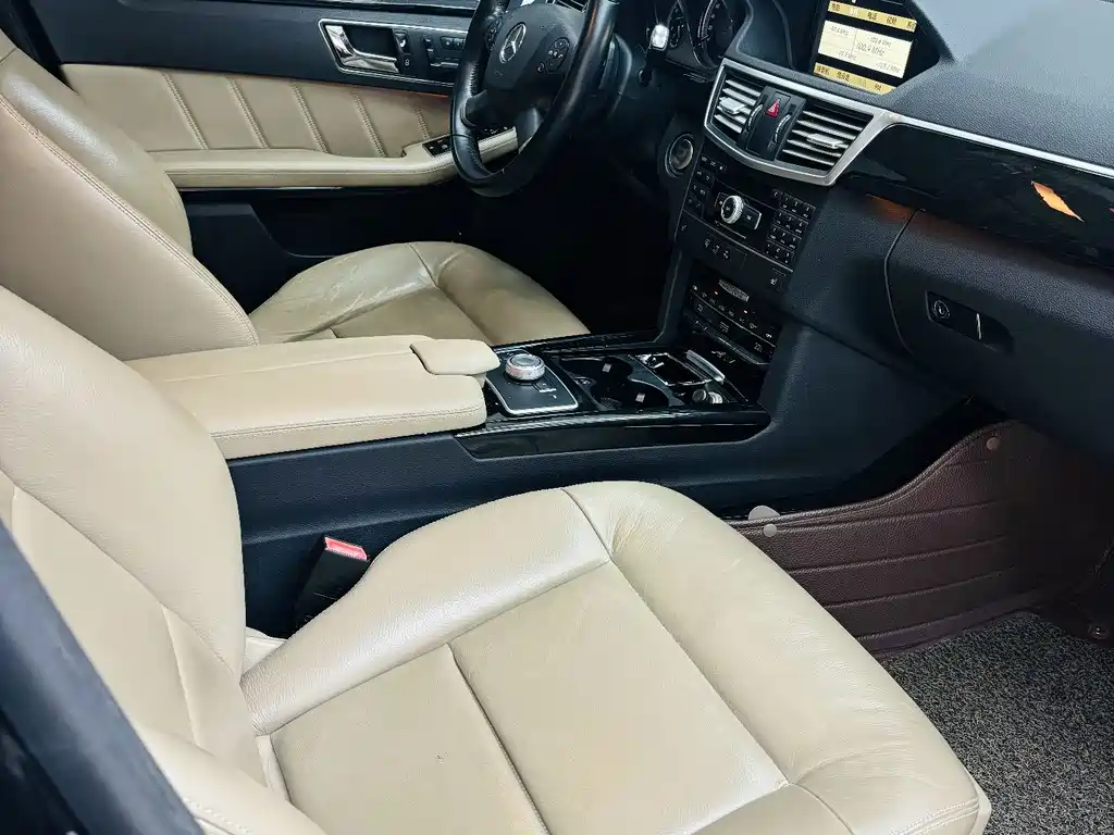 Mercedes-Benz E-Class 2011