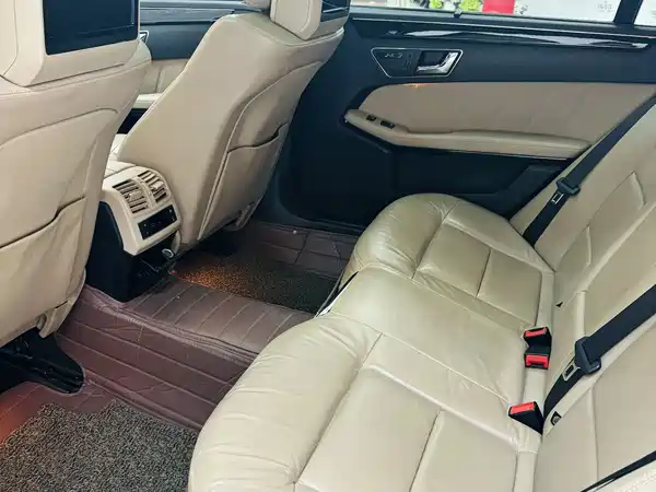 Mercedes-Benz E-Class 2011
