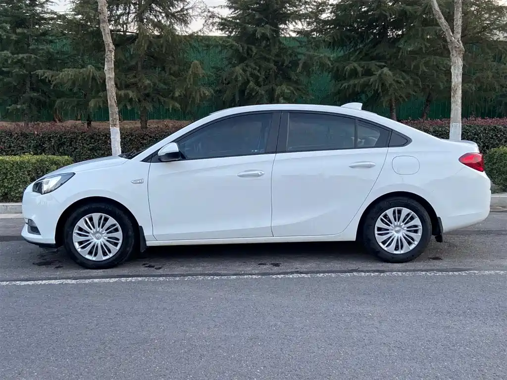 Buick Excelle 2019 — фото 19