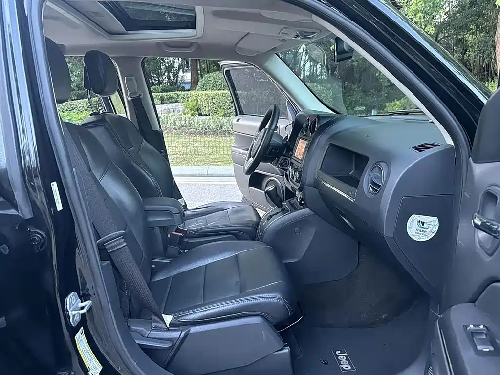 Jeep Patriot 2014 — фото 10