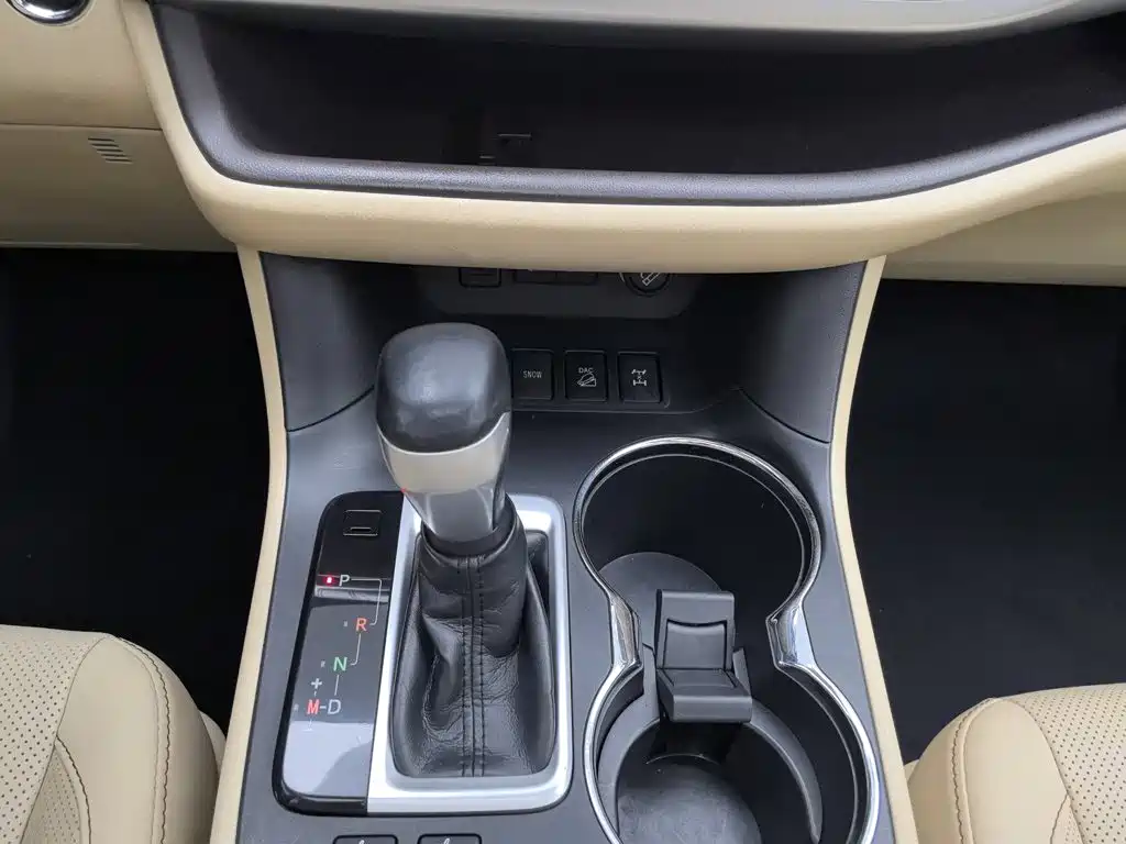 Toyota Highlander 2018 — фото 13