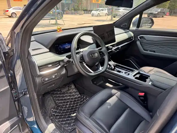 Geely Haoyue L 2024