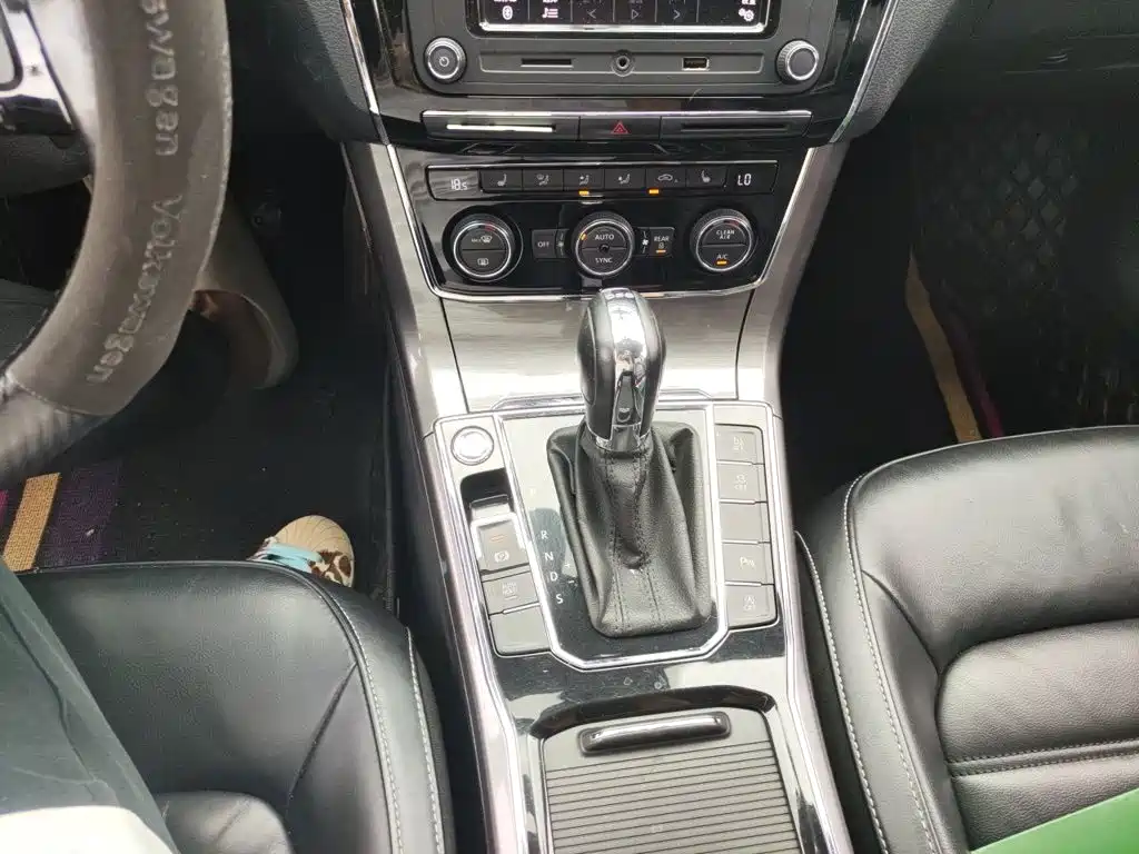 Volkswagen Passat 2018 — фото 15