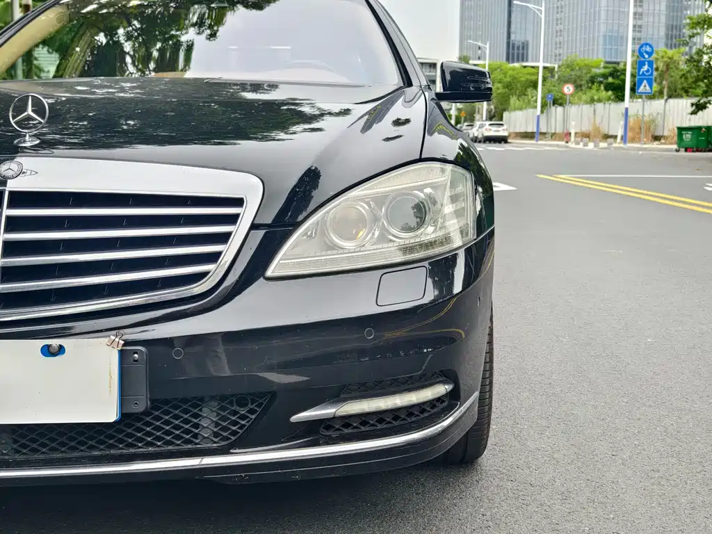 Mercedes-Benz S-Class 2009