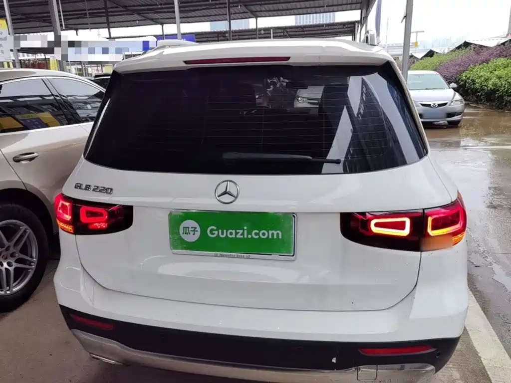 Mercedes-Benz GLB 2023