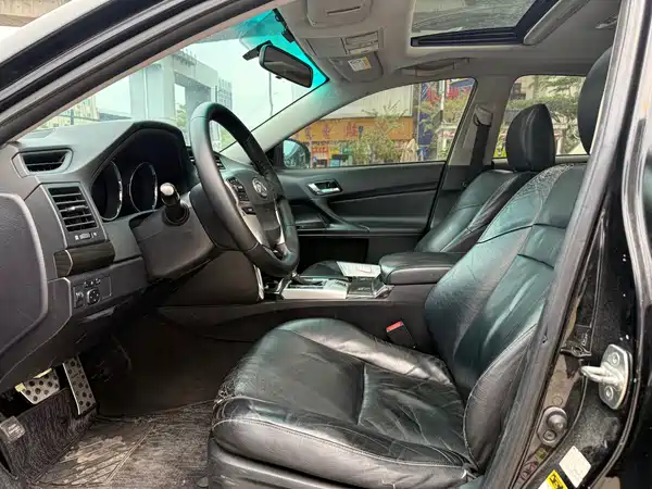 Toyota Reiz 2012