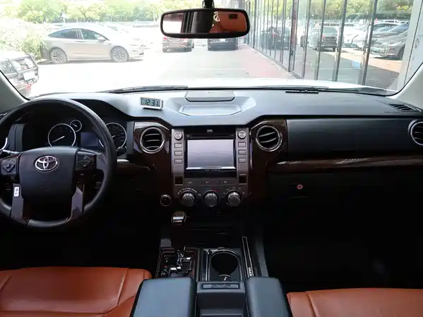 Toyota Tundra 2016