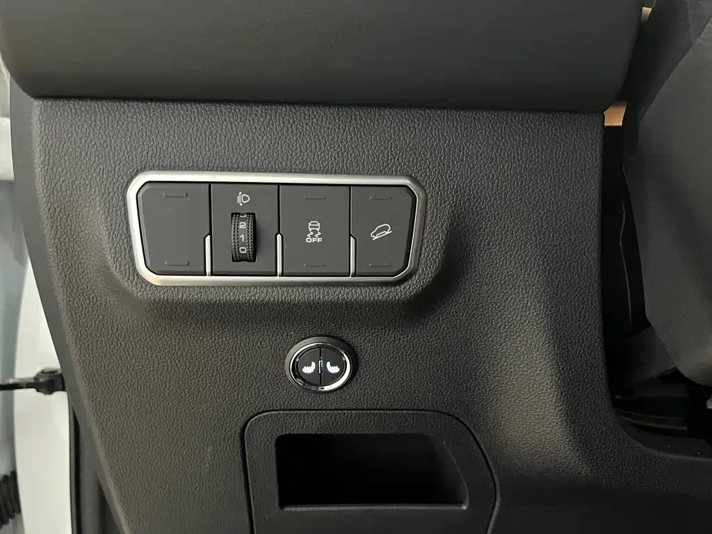 Haval M6 2023 — фото 16