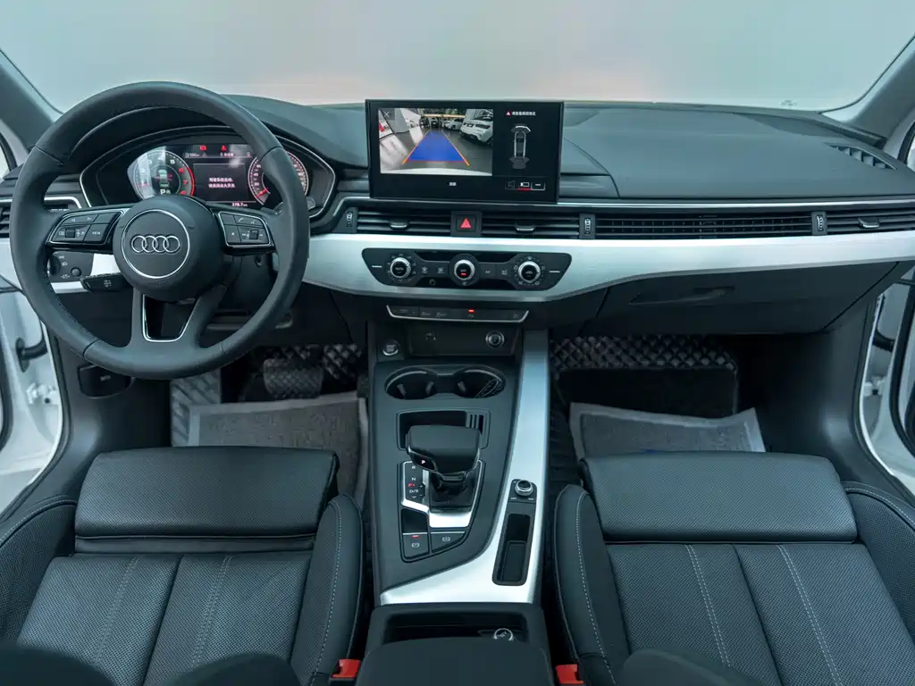 Audi A4L 2023 — фото 11