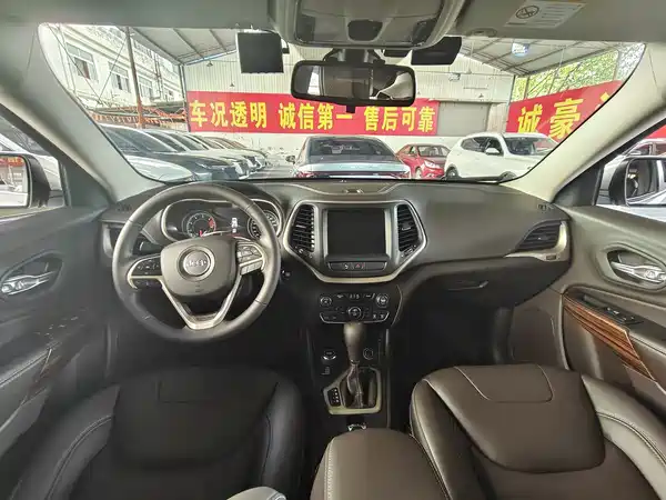 Jeep Cherokee 2018