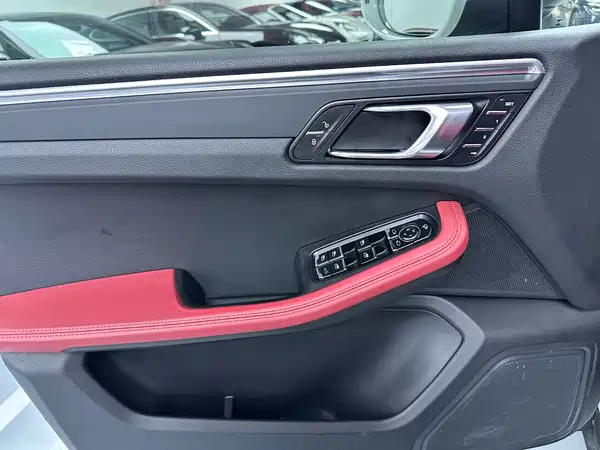 Porsche Macan 2020