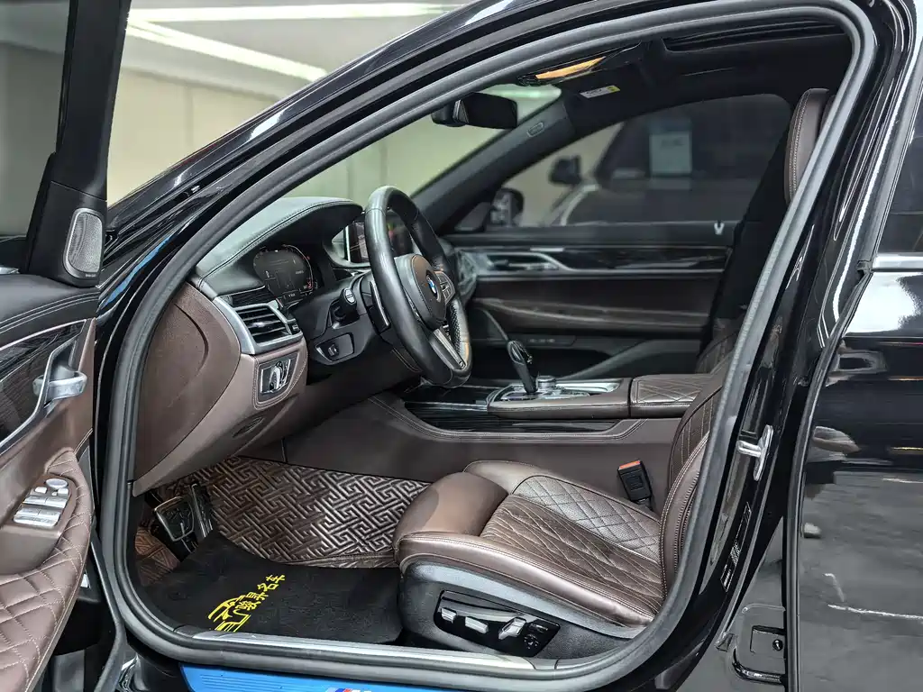 BMW 7 Series 2019 — фото 10
