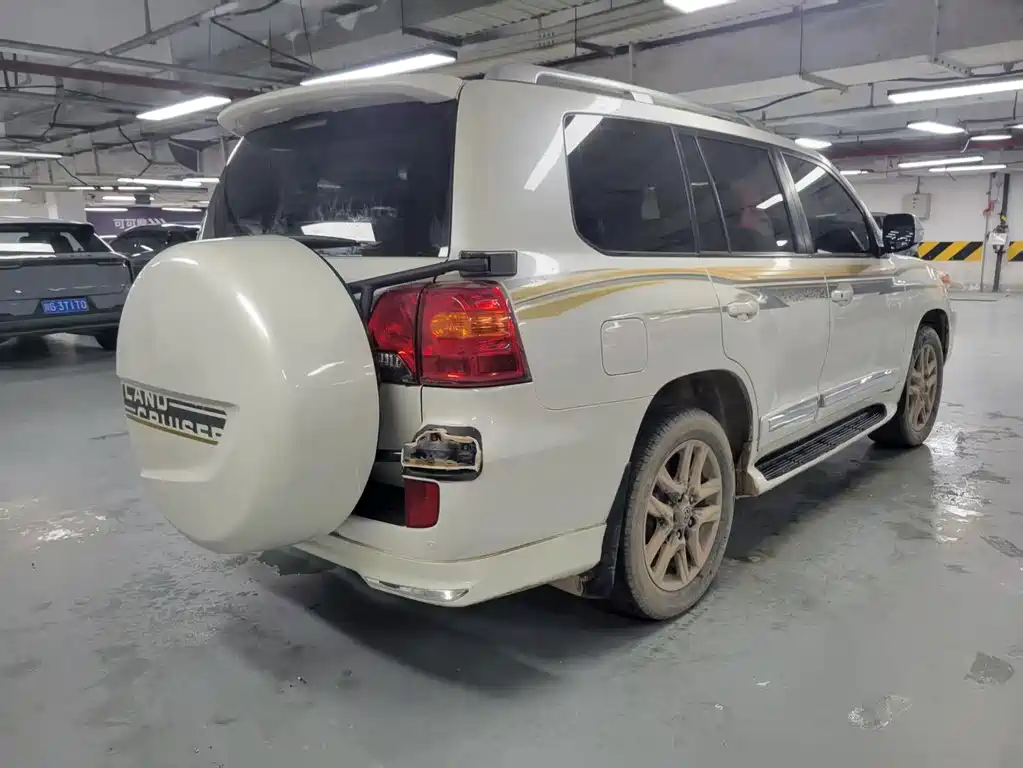 Toyota Land Cruiser 2016 — фото 16