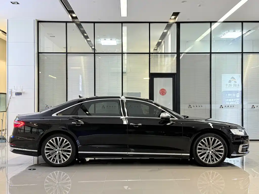 Audi A8 2020 — фото 18