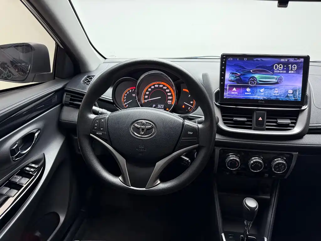 Toyota Yaris L 2022 — фото 14