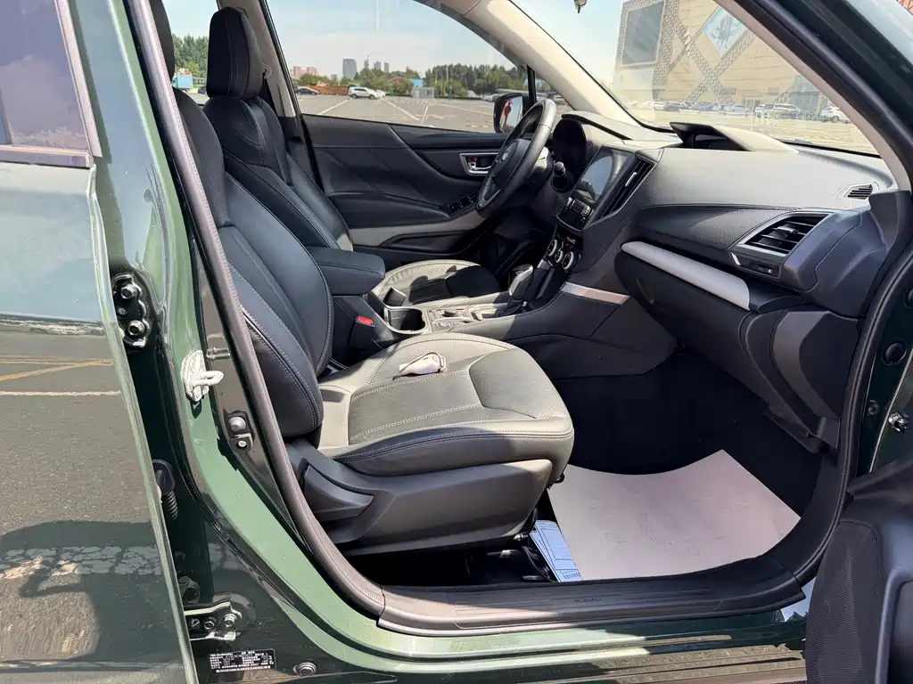 Subaru Forester 2022 — фото 15