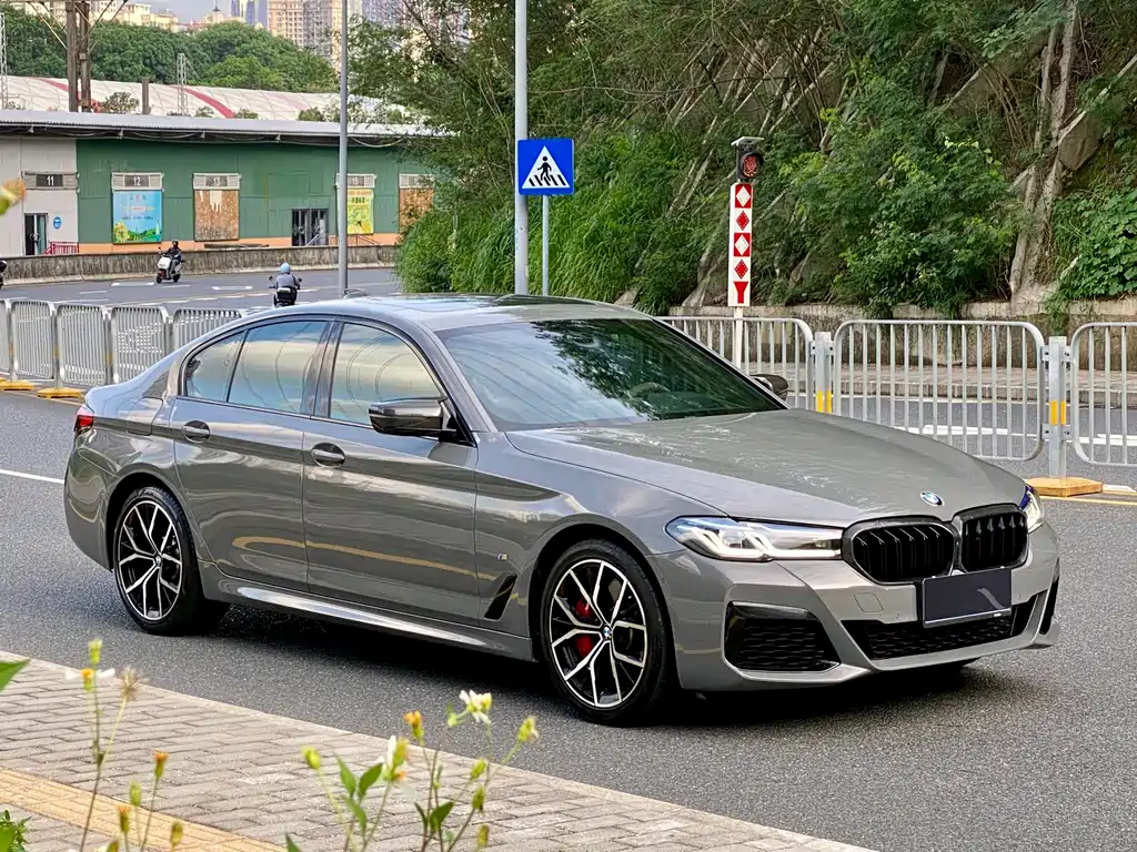 BMW 5 Series 2022