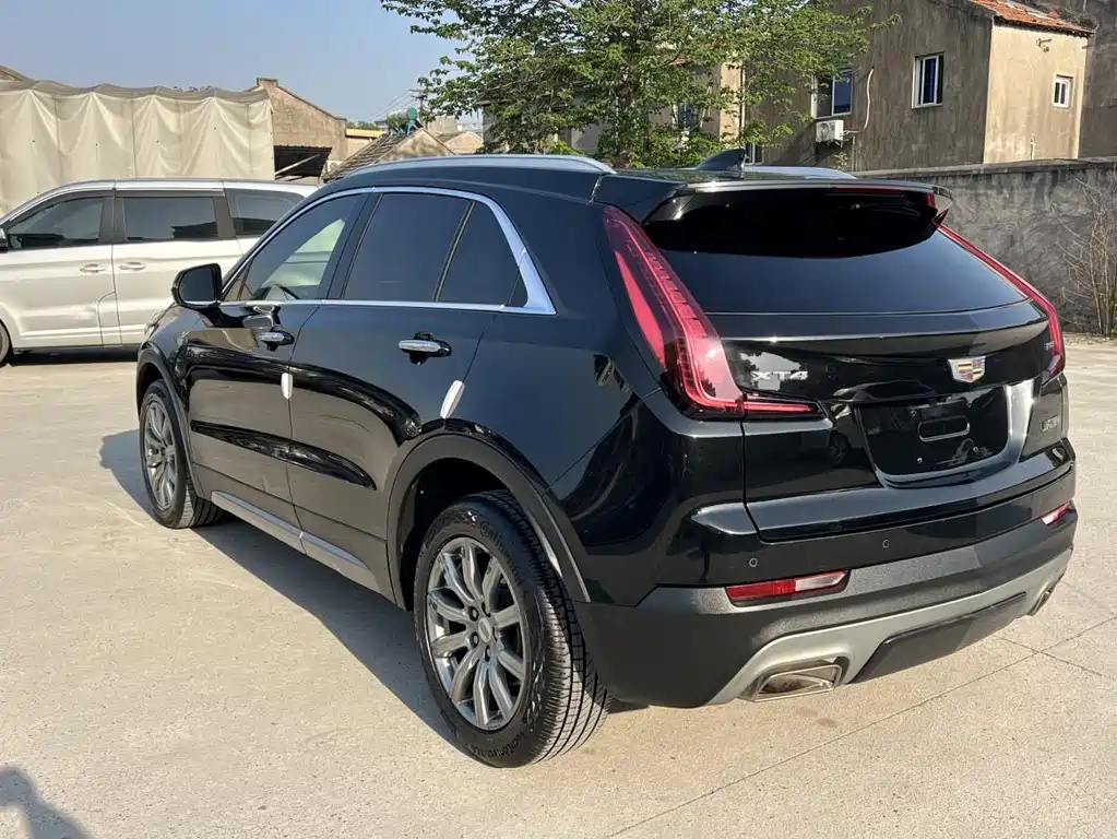 Cadillac XT4 2020 — фото 16