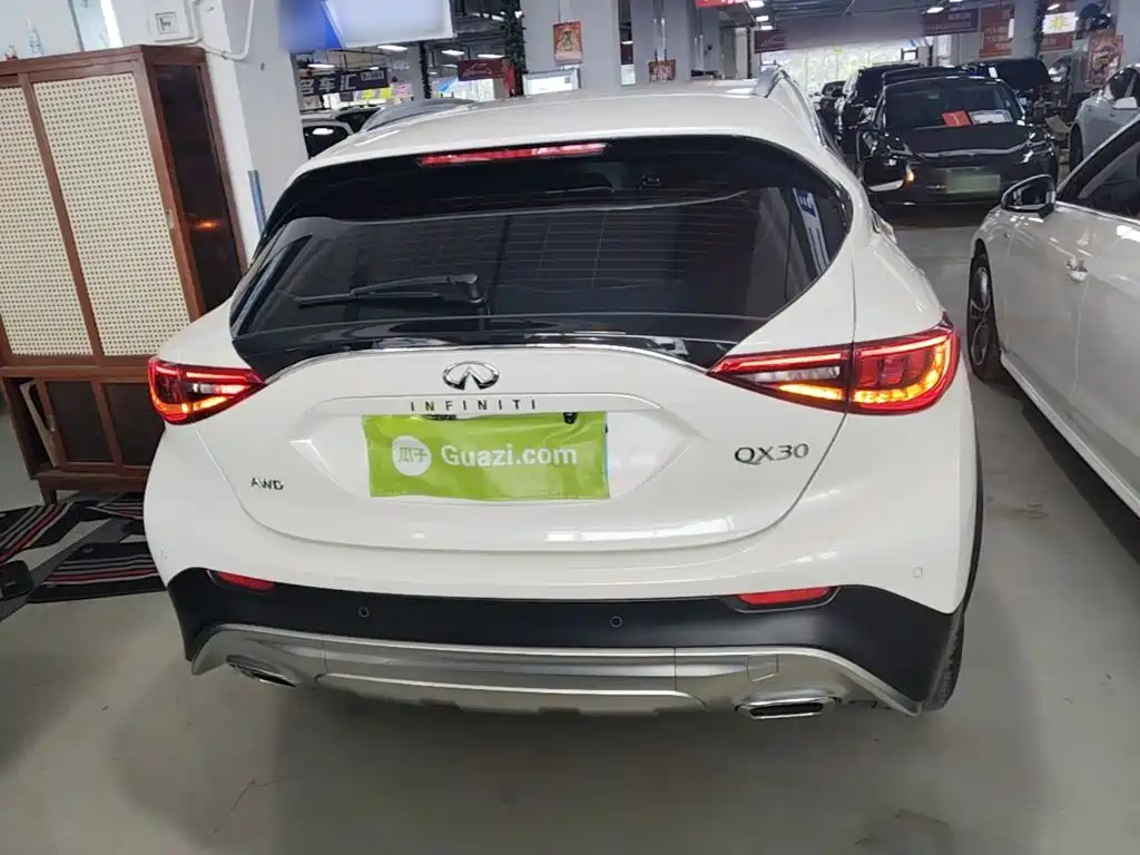 Infiniti QX30 2019