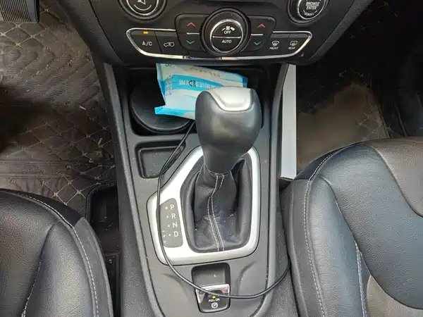 Jeep Cherokee 2018