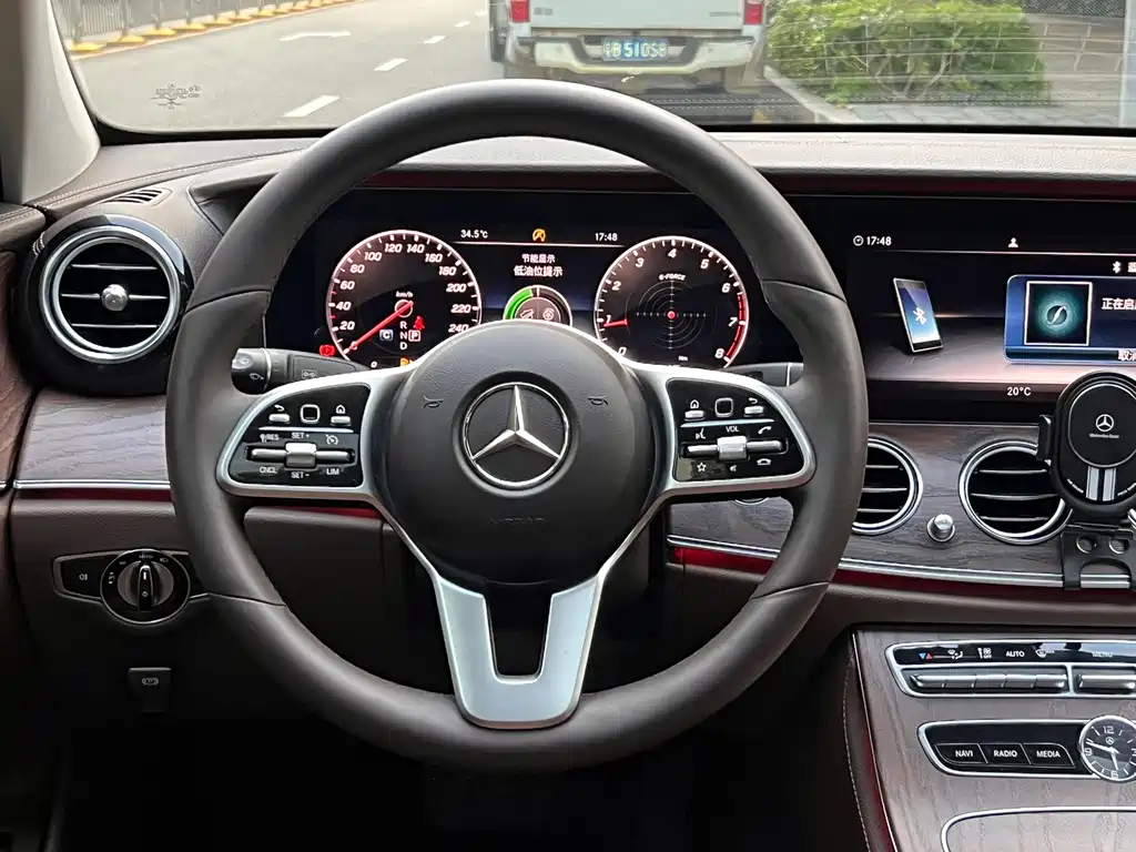 Mercedes-Benz E-Class 2020 — фото 12