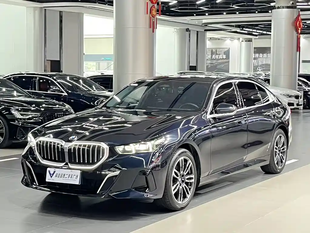 BMW 5 Series 2025