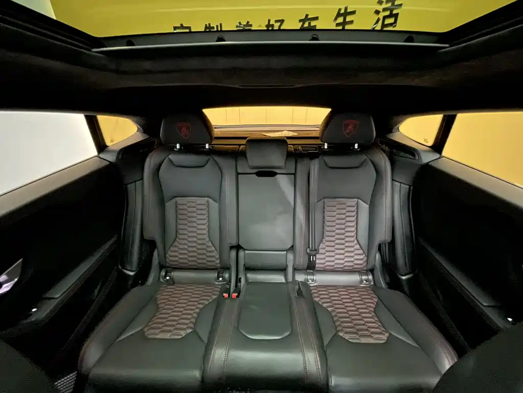 Lamborghini Urus 2023 — фото 13