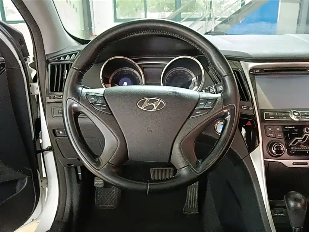Hyundai Sonata 2014 — фото 11