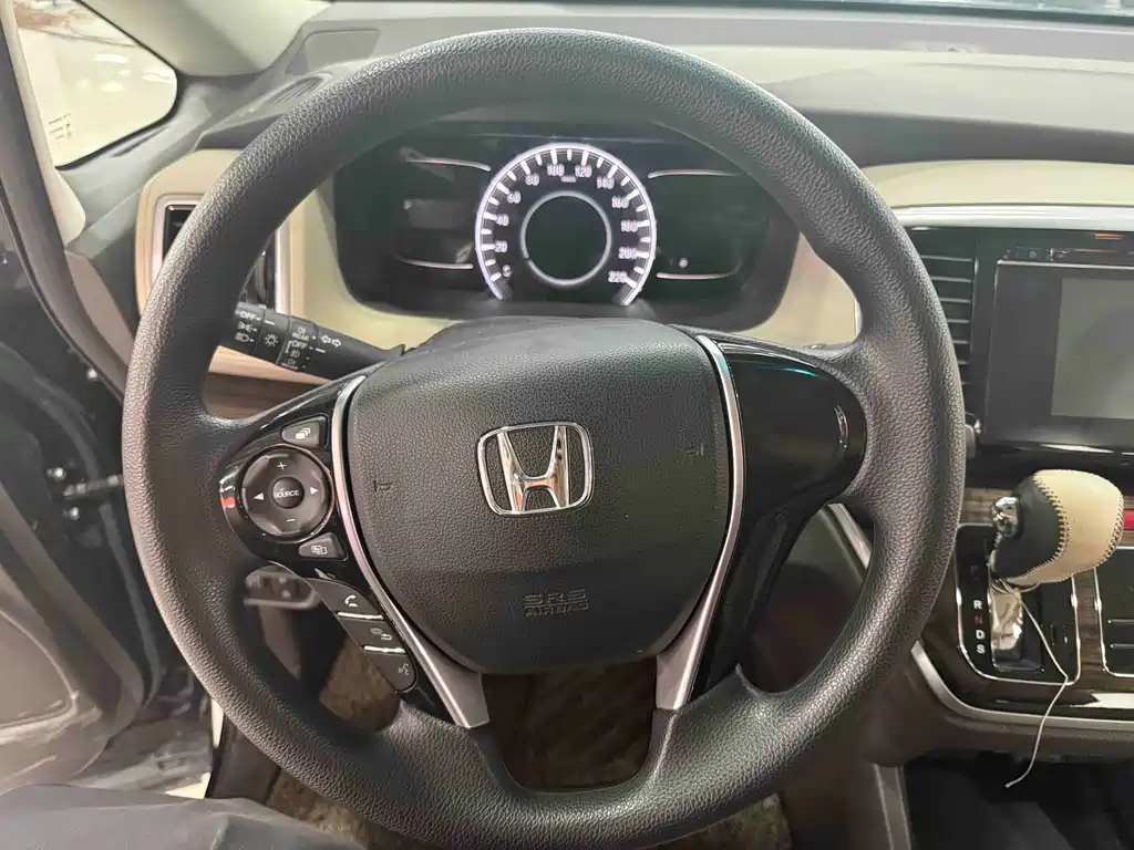 Honda Odyssey 2017 — фото 11